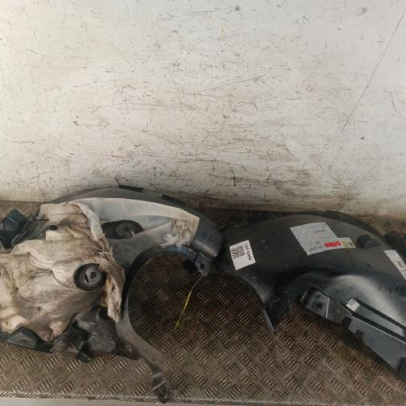 Pare boue avant gauche RENAULT CAPTUR 1