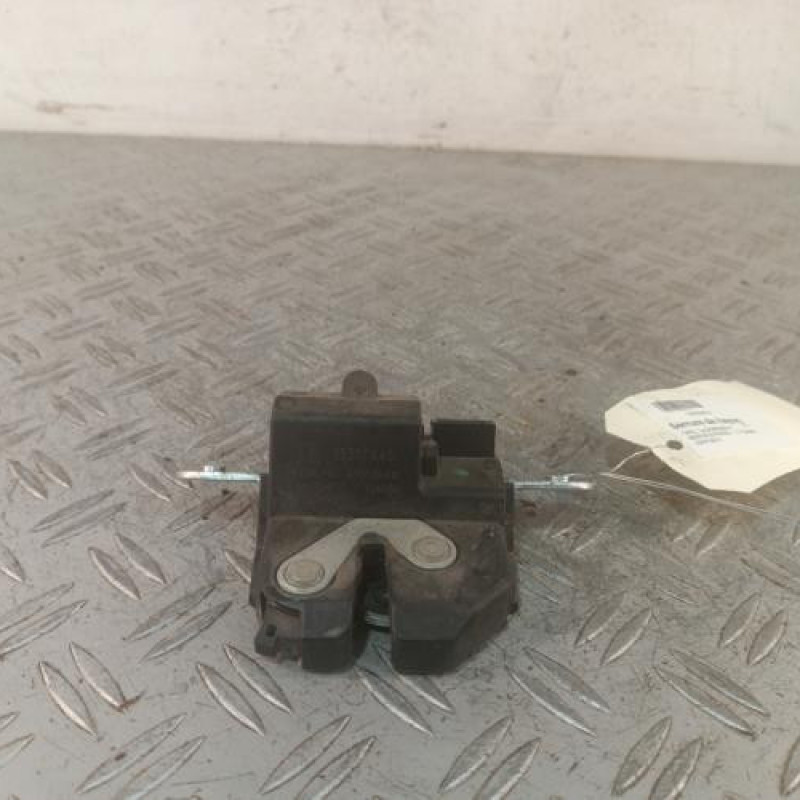 Serrure de hayon OPEL MERIVA B