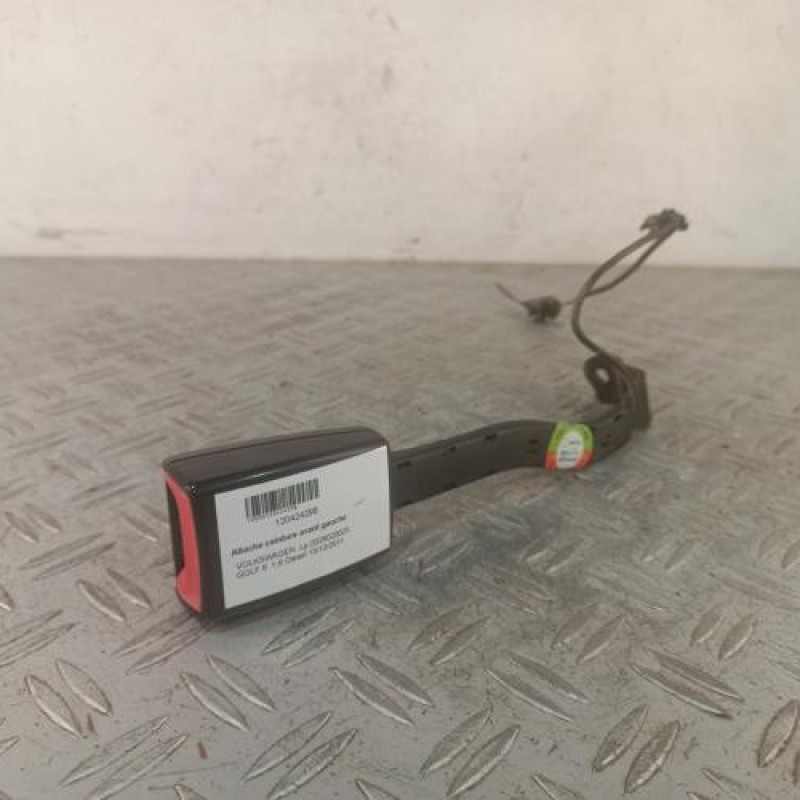 Attache ceinture avant gauche VOLKSWAGEN GOLF 6