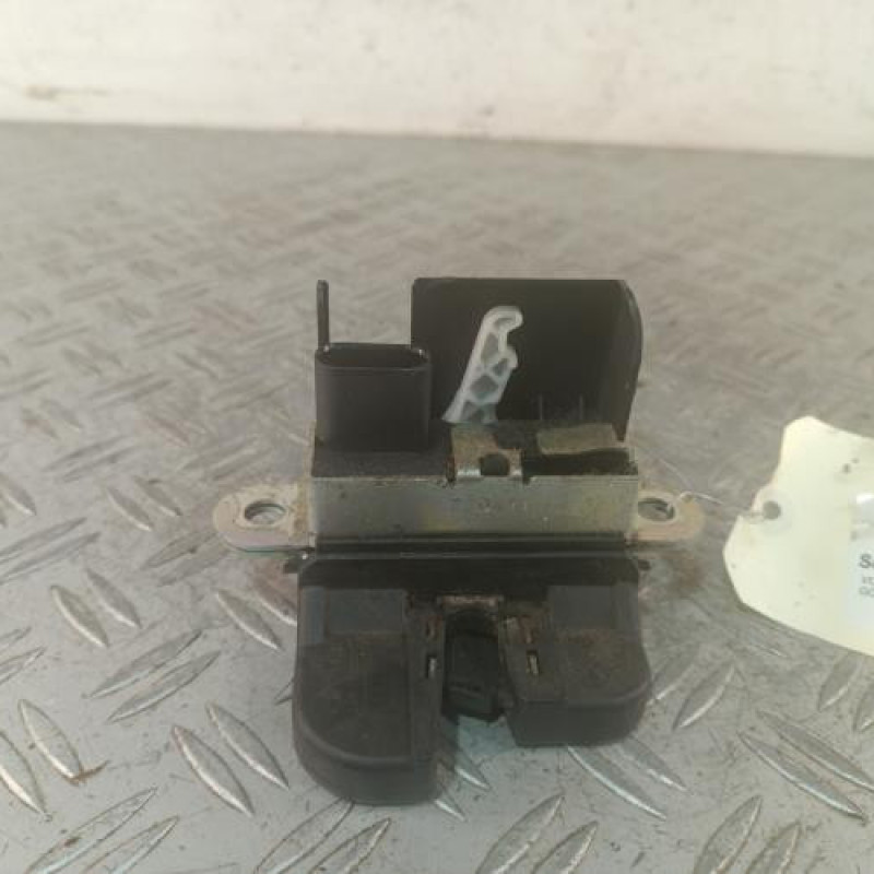 Serrure de hayon VOLKSWAGEN GOLF 6