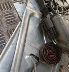 Leve vitre electrique avant gauche RENAULT TWINGO 1