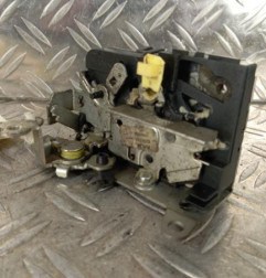 Serrure arriere gauche DACIA SANDERO 1