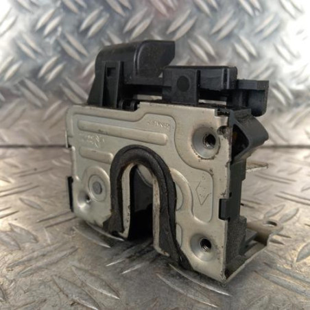 Serrure avant droit DACIA SANDERO 1