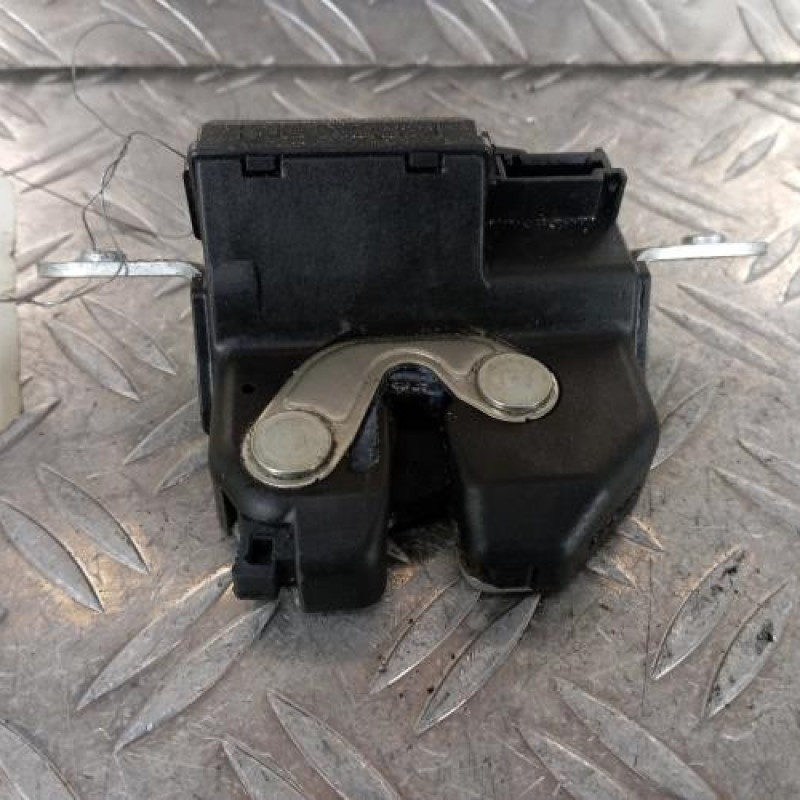 Serrure de coffre FIAT 500 2