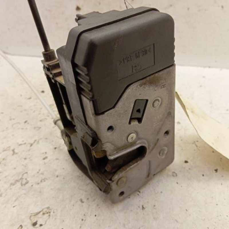 Serrure avant droit OPEL ASTRA G