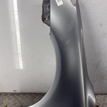 Aile avant gauche TOYOTA AVENSIS 2 Photo n°1