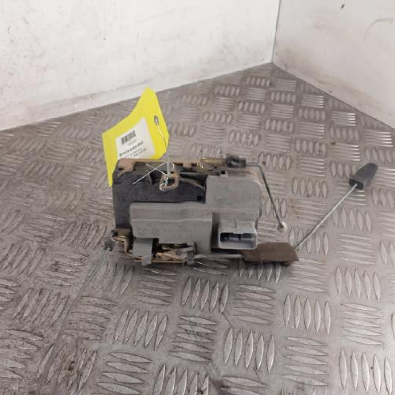 Serrure avant droit PEUGEOT 206