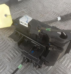 Serrure avant droit NISSAN JUKE 1