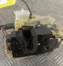 Serrure avant droit VOLKSWAGEN POLO 4