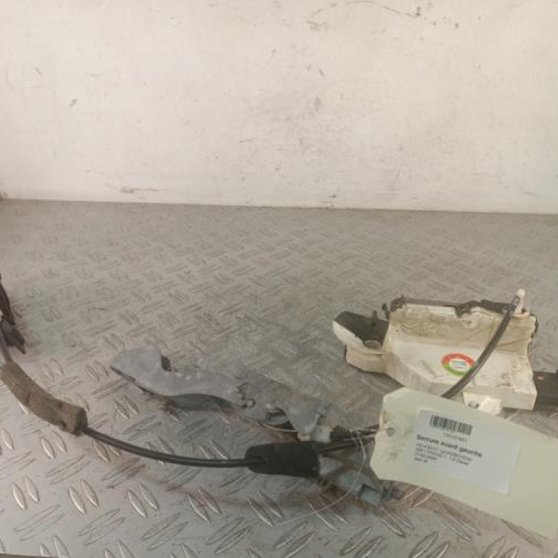 Serrure avant gauche PEUGEOT 308 1