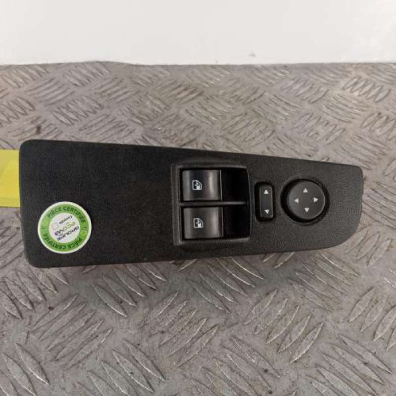 Interrupteur de leve vitre avant gauche FIAT GRANDE PUNTO