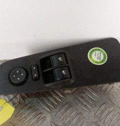 Interrupteur de leve vitre avant gauche FIAT GRANDE PUNTO Photo n°1