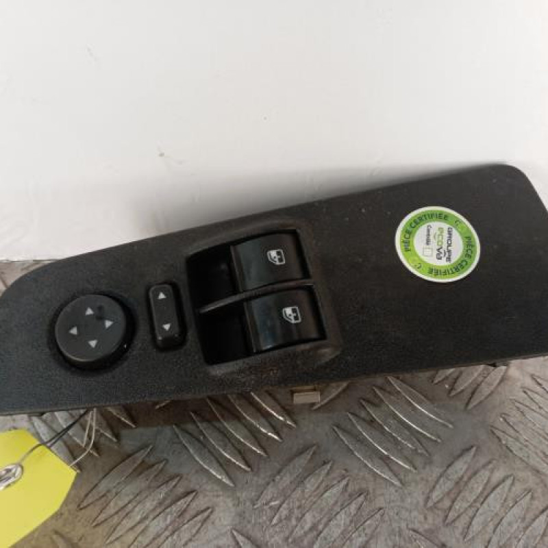Interrupteur de leve vitre avant gauche FIAT GRANDE PUNTO