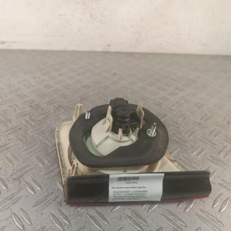 Feu arriere secondaire gauche (feux) VOLKSWAGEN JETTA 3