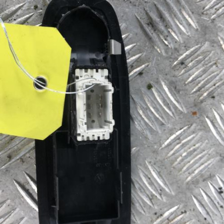 Interrupteur de leve vitre avant droit PEUGEOT 208 1