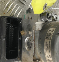 Bloc ABS (freins anti-blocage) PEUGEOT 208 1 Photo n°4