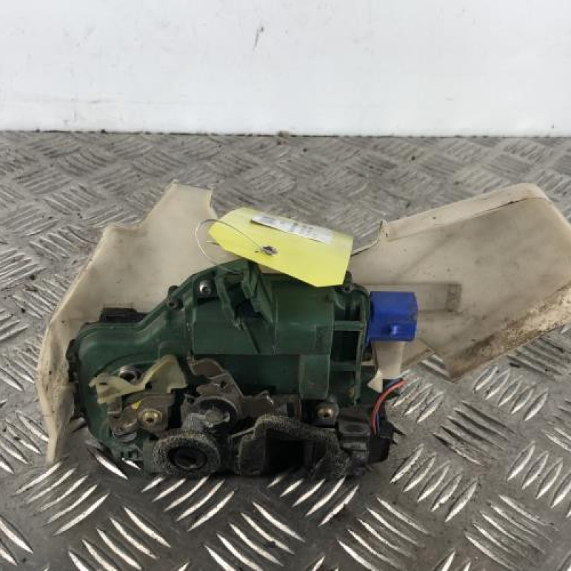 Serrure arriere gauche VOLKSWAGEN POLO 4