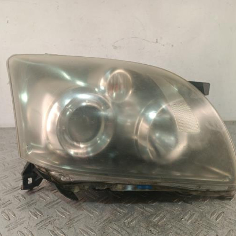 Optique avant principal droit (feux)(phare) TOYOTA AVENSIS 2