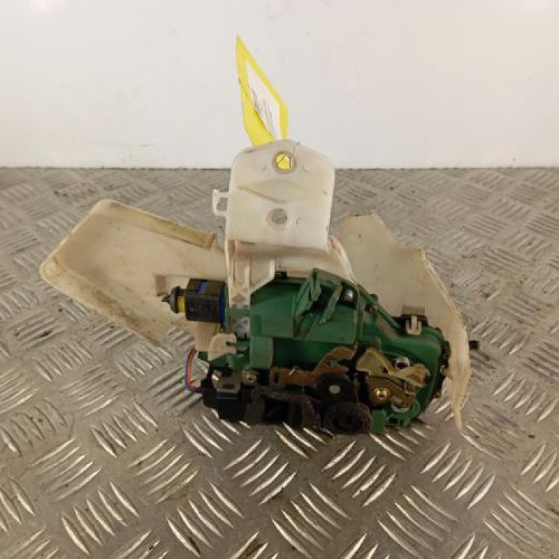 Serrure arriere droit VOLKSWAGEN POLO 4