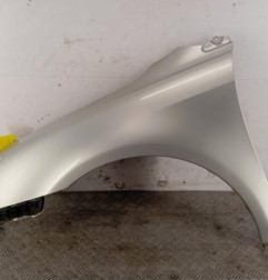 Aile avant gauche TOYOTA AVENSIS 2 Photo n°1