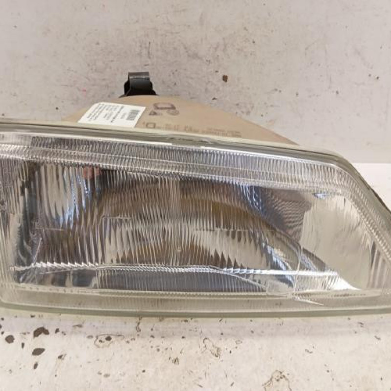 Optique avant principal droit (feux)(phare) PEUGEOT 106