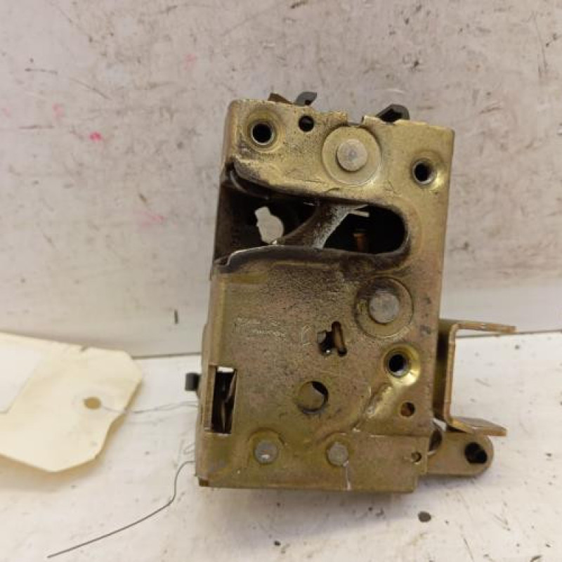 Serrure avant gauche PEUGEOT 106