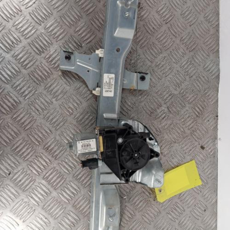 Leve vitre electrique avant gauche PEUGEOT 208 1