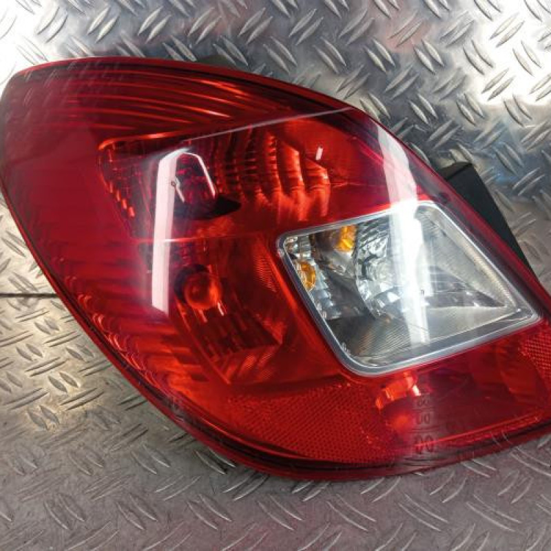 Feu arriere principal gauche (feux) OPEL CORSA D