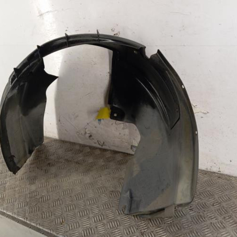 Pare boue avant droit FIAT GRANDE PUNTO