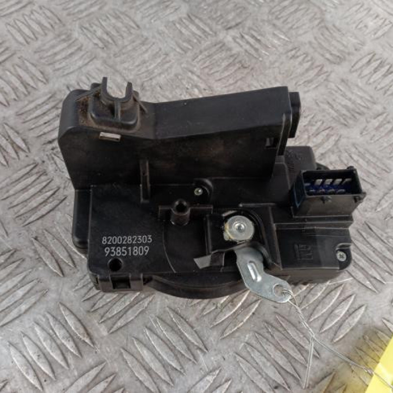 Serrure de porte de coffre gauche RENAULT TRAFIC 2