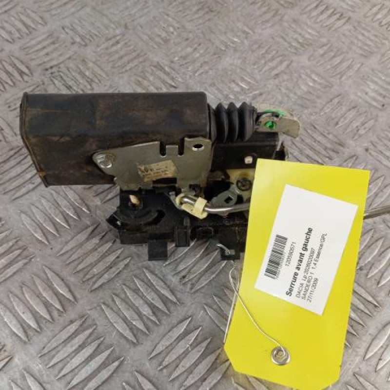 Serrure avant gauche DACIA SANDERO 1