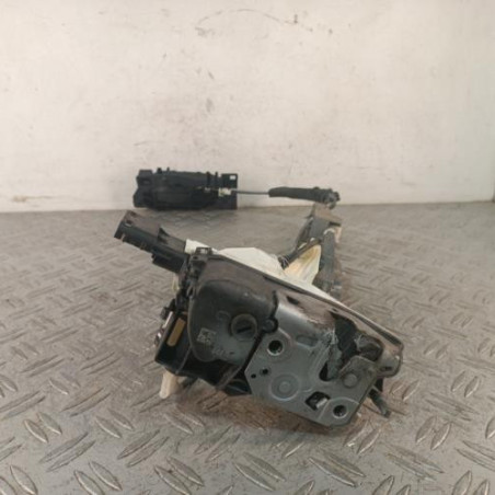 Serrure avant droit PEUGEOT 3008 1