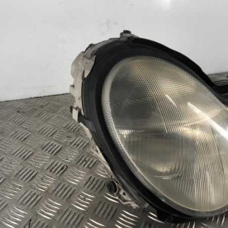Optique avant principal droit (feux)(phare) MERCEDES CLASSE C 203