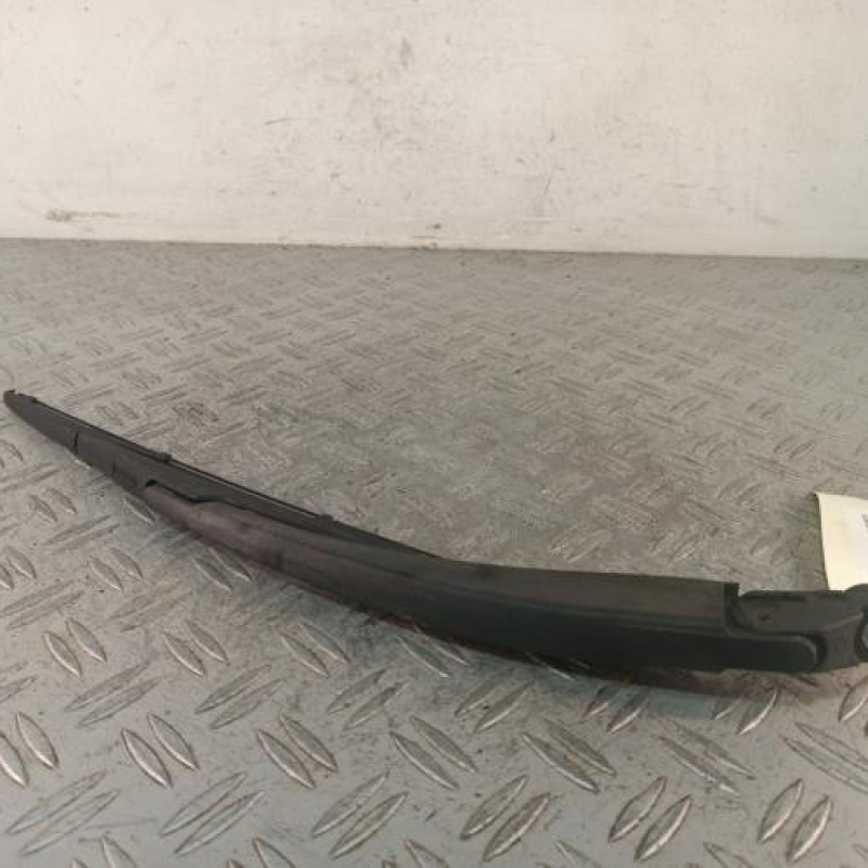 Bras essuie glace arriere PEUGEOT 208 1 Bras essuie glace arriere PEUGEOT 208 1