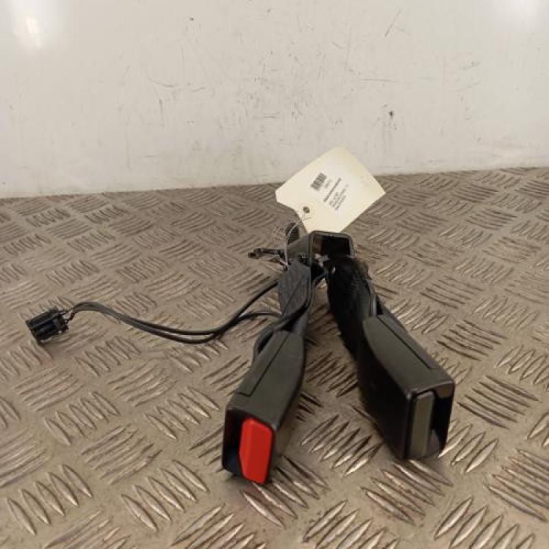 Attache ceinture arriere droit OPEL CROSSLAND X