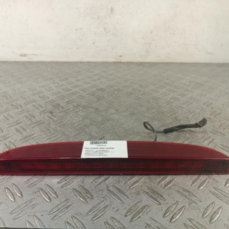 Feu arriere stop central RENAULT CLIO 2 CAMPUS