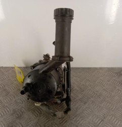 Pompe de direction PEUGEOT 5008 1 Photo n°1