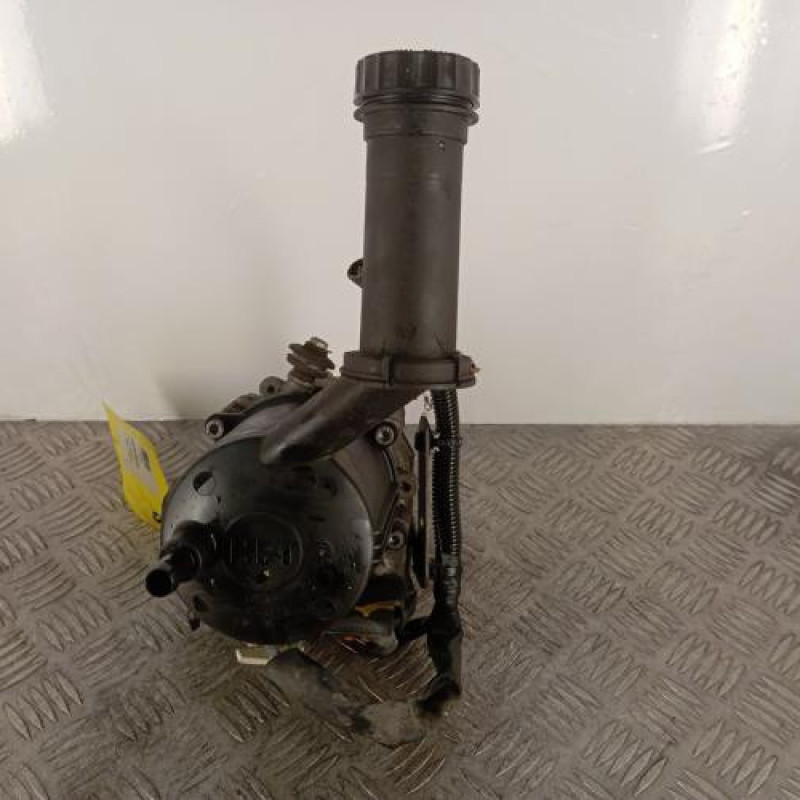 Pompe de direction PEUGEOT 5008 1