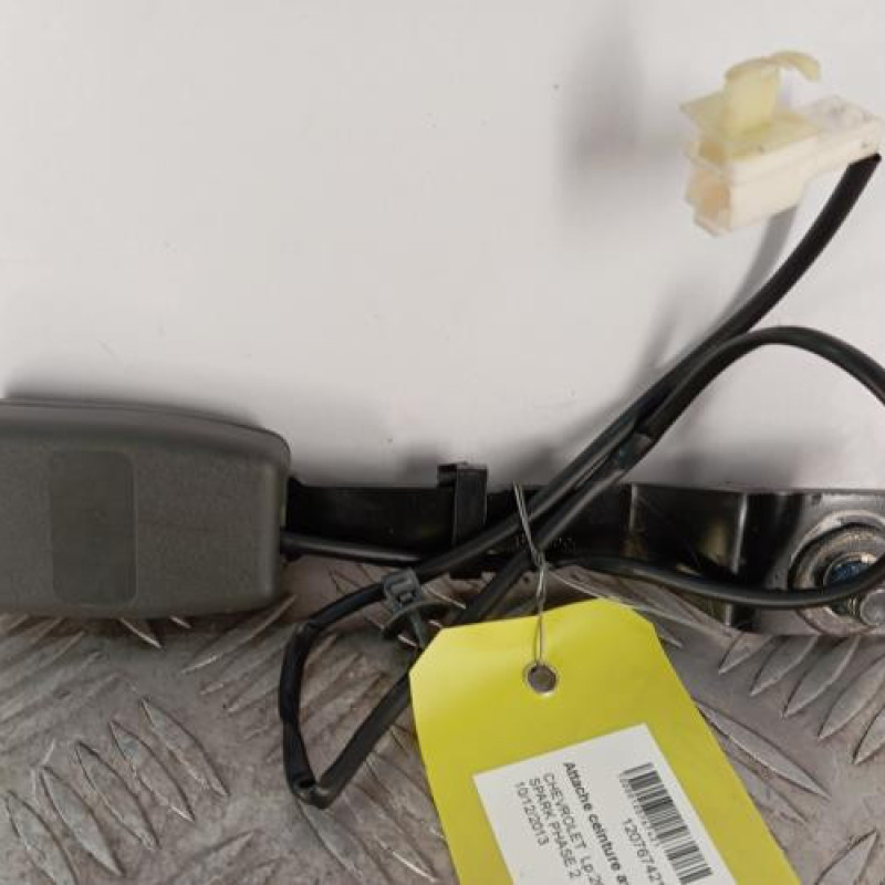Attache ceinture avant droit CHEVROLET SPARK