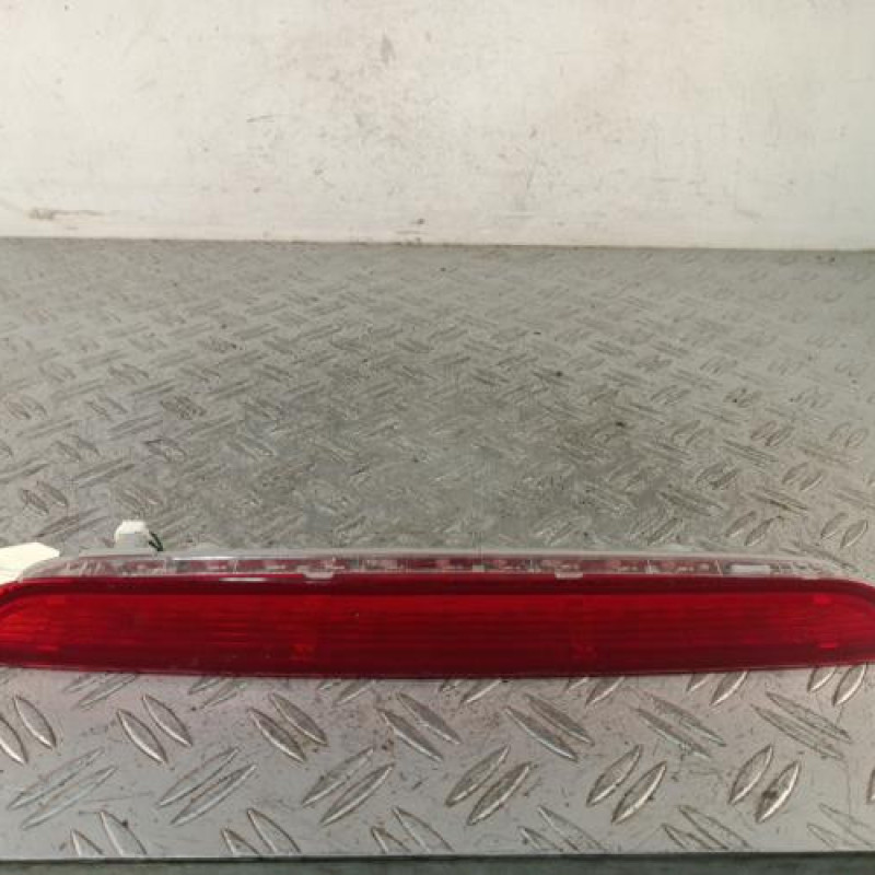 Feu arriere stop central MAZDA 2 2