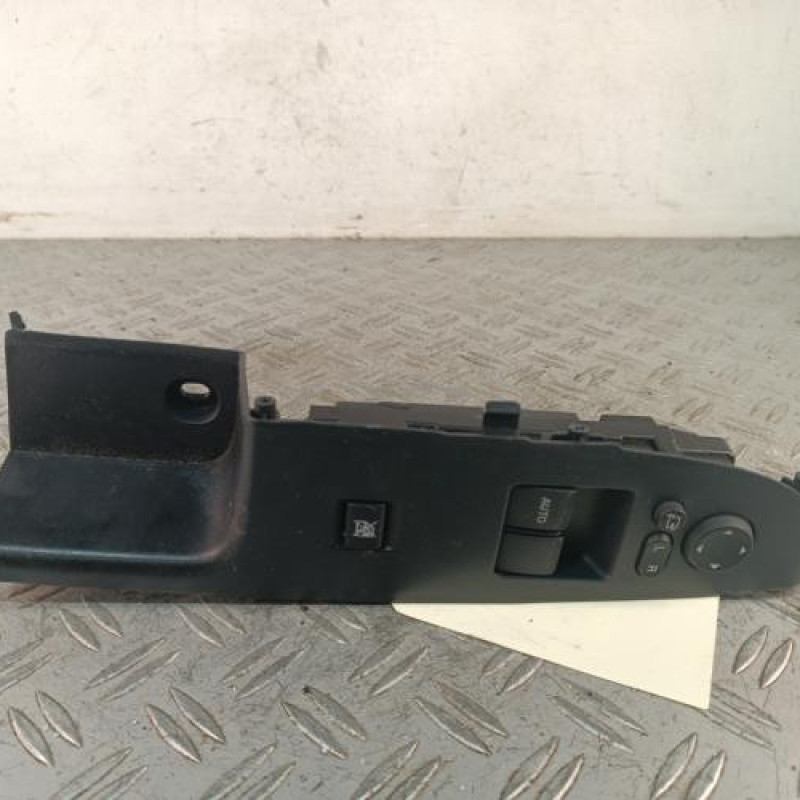 Interrupteur de leve vitre avant gauche MAZDA 2 2