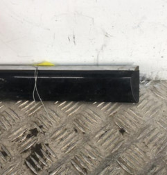 Baguette de porte arriere droite PEUGEOT 207