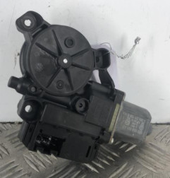 Moteur leve vitre avant gauche VOLKSWAGEN POLO 5 Photo n°1