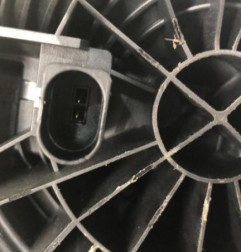 Poignee hayon VOLKSWAGEN POLO 5 Photo n°3