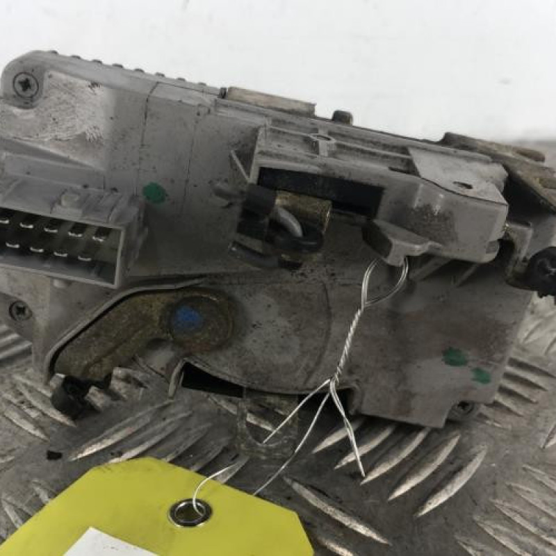 Serrure avant droit PEUGEOT 206