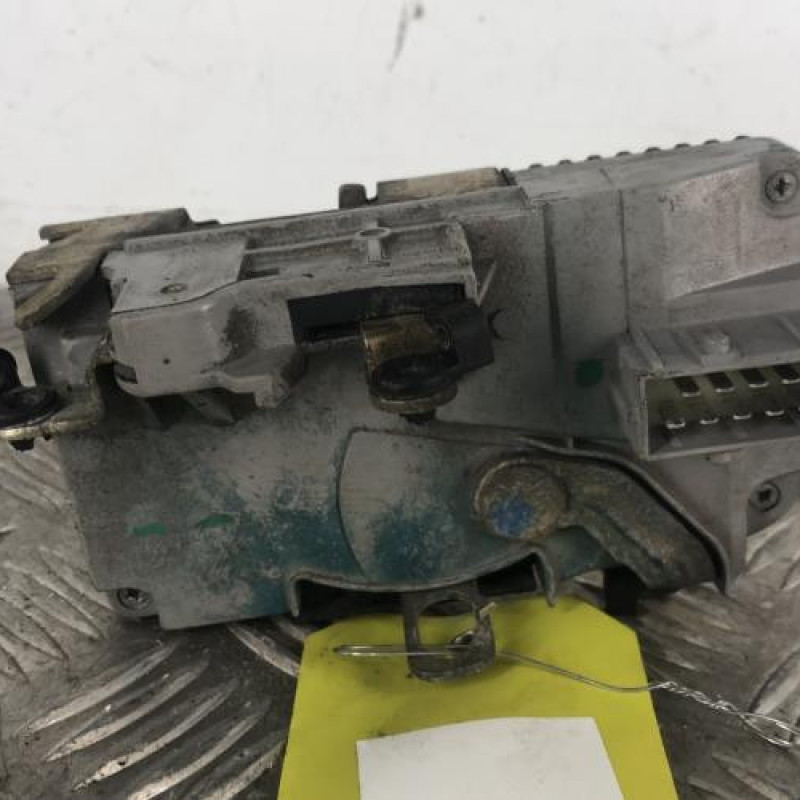 Serrure avant gauche PEUGEOT 206