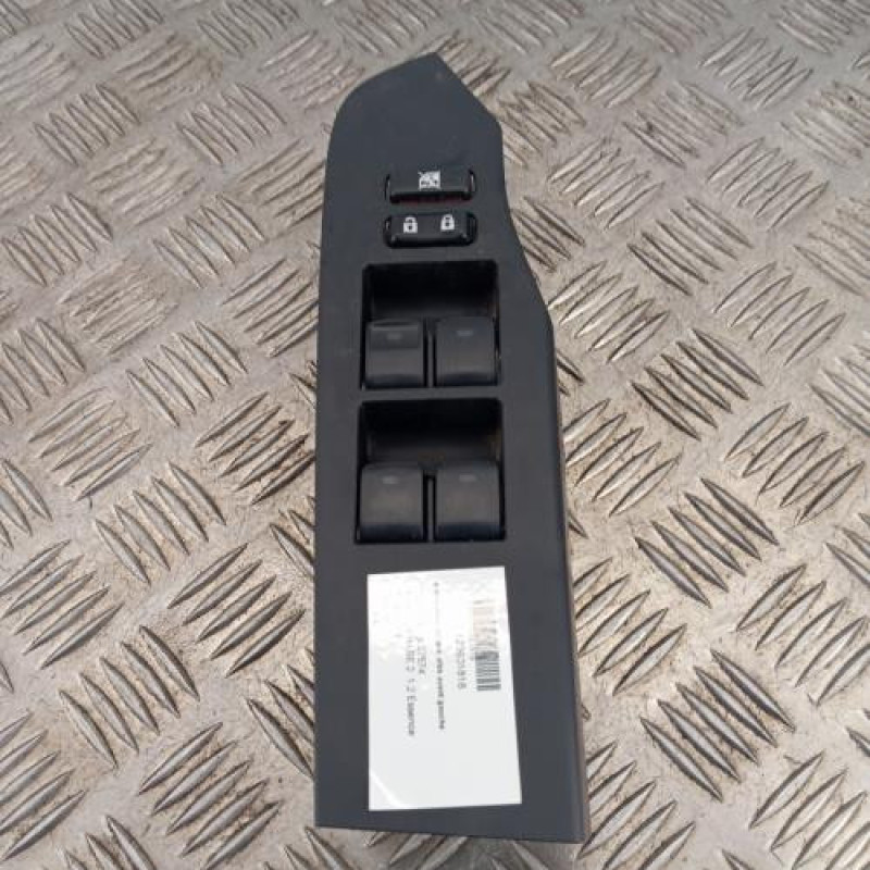 Interrupteur de leve vitre avant gauche TOYOTA AURIS 2