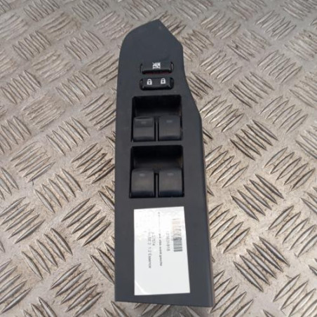 Interrupteur de leve vitre avant gauche TOYOTA AURIS 2 Photo n°1