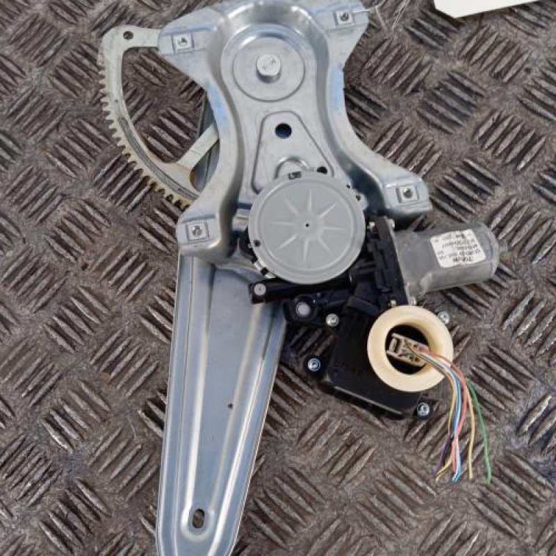 Leve vitre electrique arriere droit TOYOTA AURIS 2
