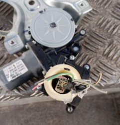 Leve vitre electrique avant droit TOYOTA AURIS 2